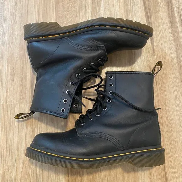 Dr. Martens 1460 W Black Leather Lace-Up Boots UK 7 / EU 41 / US 9 L Womens - Picture 1 of 7